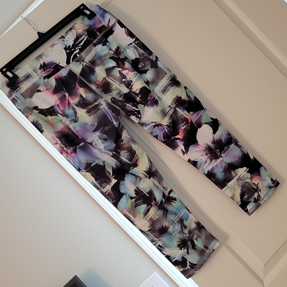 Fabletics Multicolor Capri Med - Picture 2 of 5